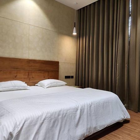 Gulzar 2Bhk Service Apartment, Kannur Exterior photo