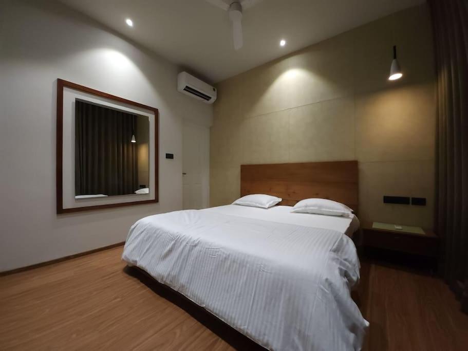 Gulzar 2Bhk Service Apartment, Kannur Exterior photo